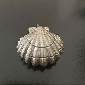Sterling Silver Vintage Large Hollow Puffy Clam Shell Pendant